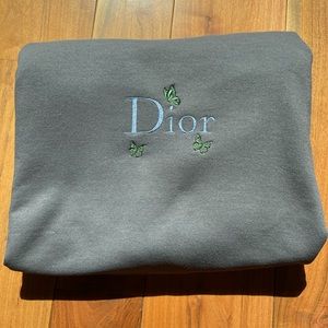 Dior crewneck:)